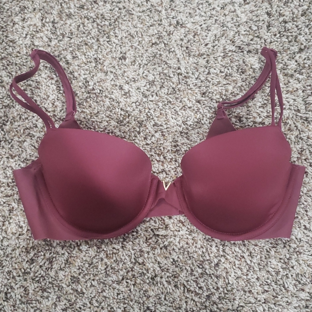 Victoria Secret 32D Bra